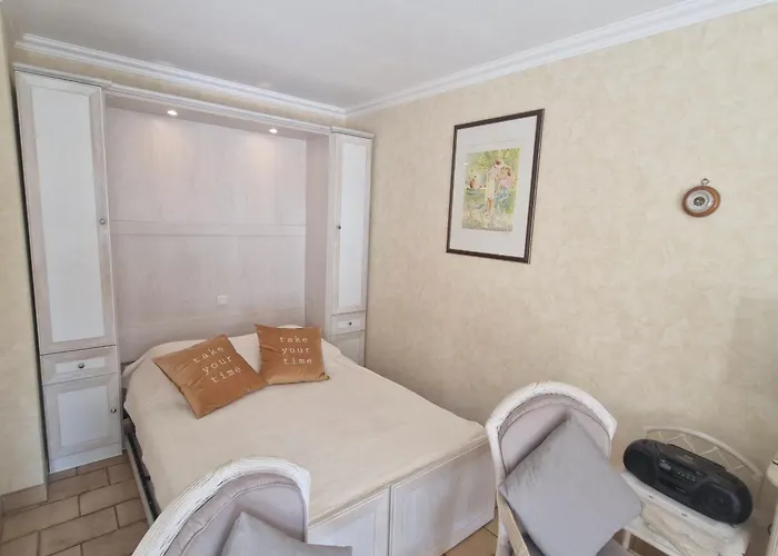 Avec Coin Nuit, Apercu Mer, Piscine Et Parking A - Fr-1-780-95 *