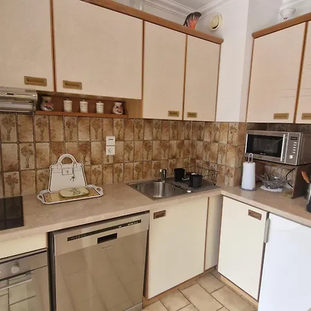 Avec Coin Nuit, Apercu Mer, Piscine Et Parking A - Fr-1-780-95 Sainte-Maxime