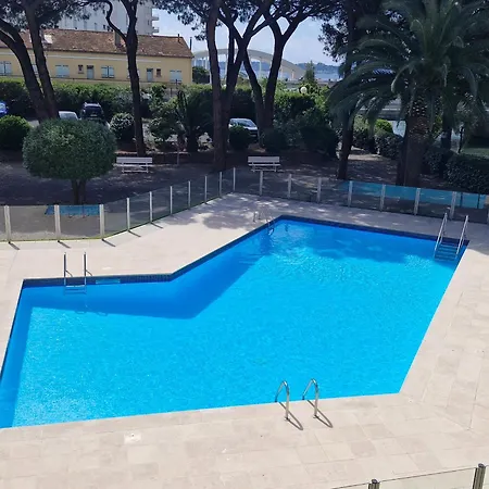 Avec Coin Nuit, Apercu Mer, Piscine Et Parking A - Fr-1-780-95 * Sainte-Maxime